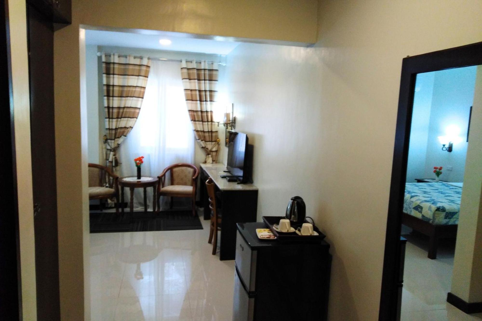 Venezia Suites Hotel Iloilo Rom bilde