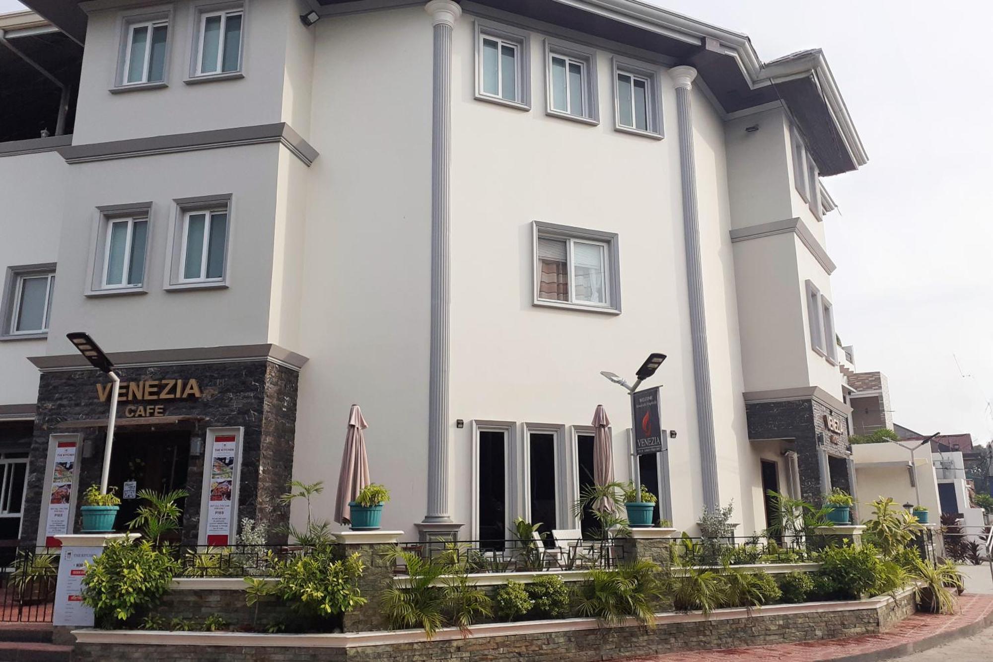 Venezia Suites Hotel Iloilo Eksteriør bilde