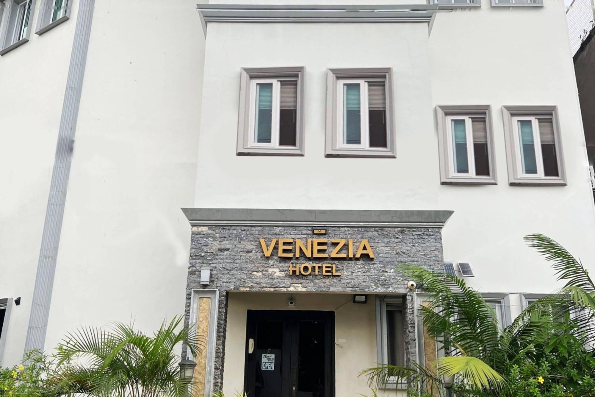 Venezia Suites Hotel Iloilo Eksteriør bilde