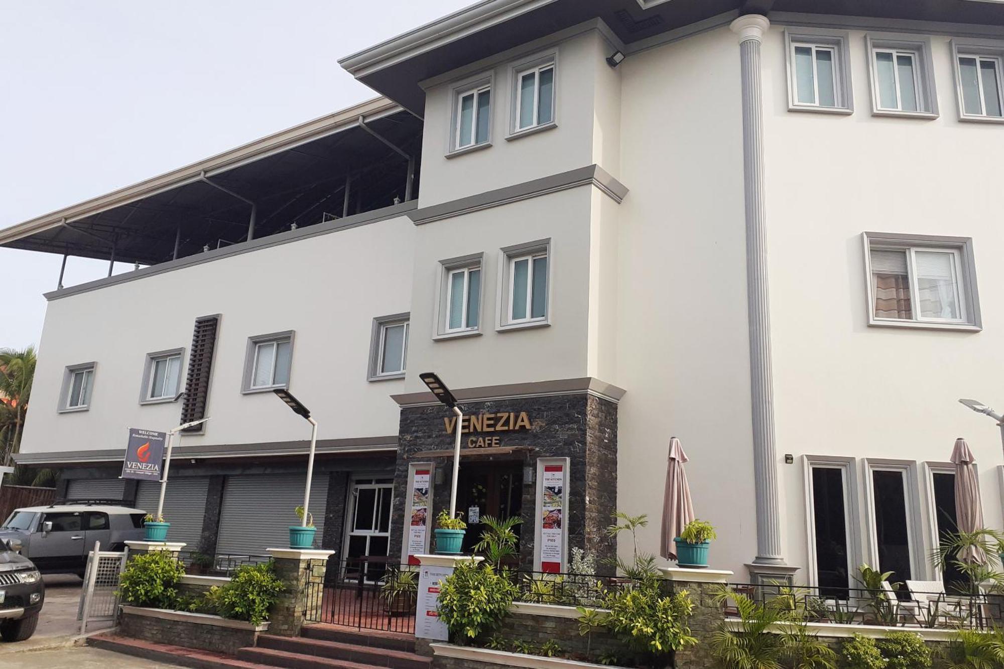 Venezia Suites Hotel Iloilo Eksteriør bilde